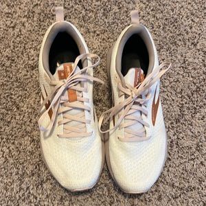 Brooks running shoes. Size 9.5. Great condition.